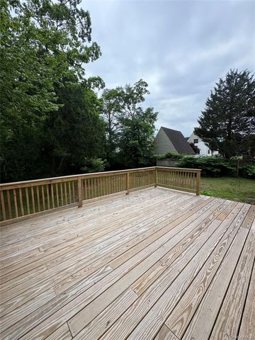 2 Hemlock Court, Bay Shore, NY 11706