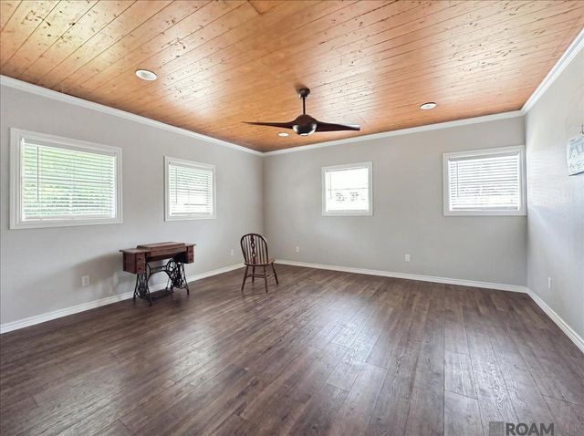 7511 Bear Cave Dr, Denham Springs, LA 70706
