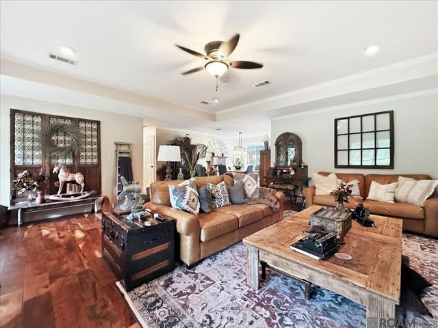 7511 Bear Cave Dr, Denham Springs, LA 70706