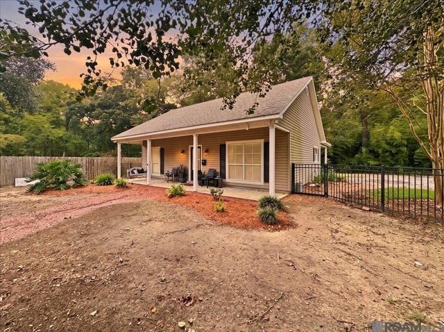 7511 Bear Cave Dr, Denham Springs, LA 70706