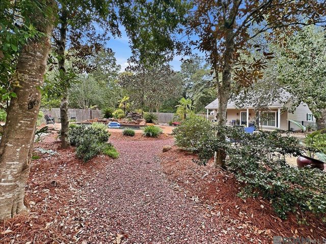 7511 Bear Cave Dr, Denham Springs, LA 70706