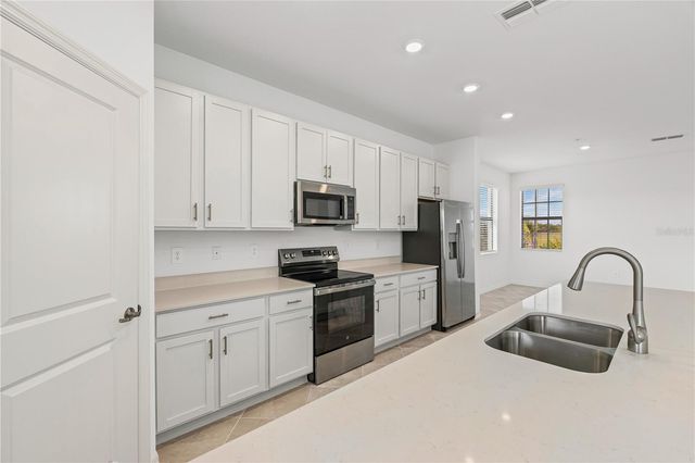 5608 SUMMIT POINTE CIRCLE 103, Bradenton, FL 34210