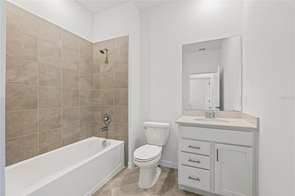 Image 22 of property listing at 5608 SUMMIT POINTE CIRCLE 103, Bradenton, FL 34210