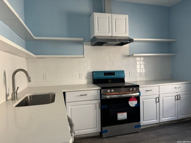 118 Cant Stop, San Antonio, TX 78202