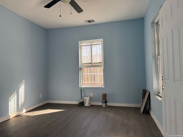 118 Cant Stop, San Antonio, TX 78202