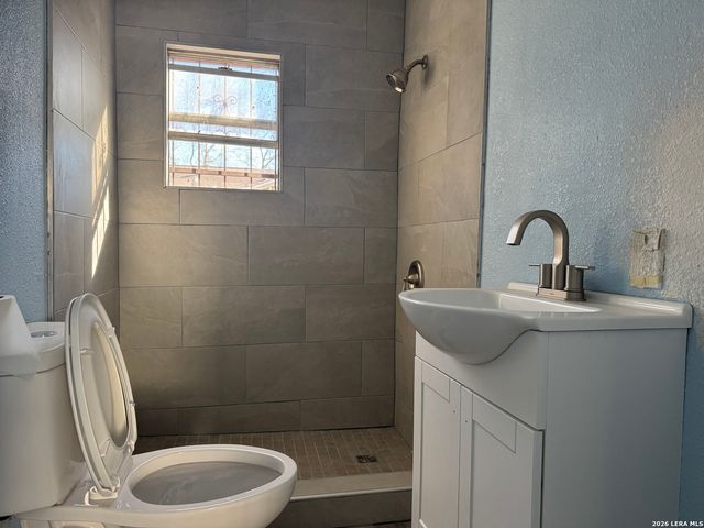 118 Cant Stop, San Antonio, TX 78202