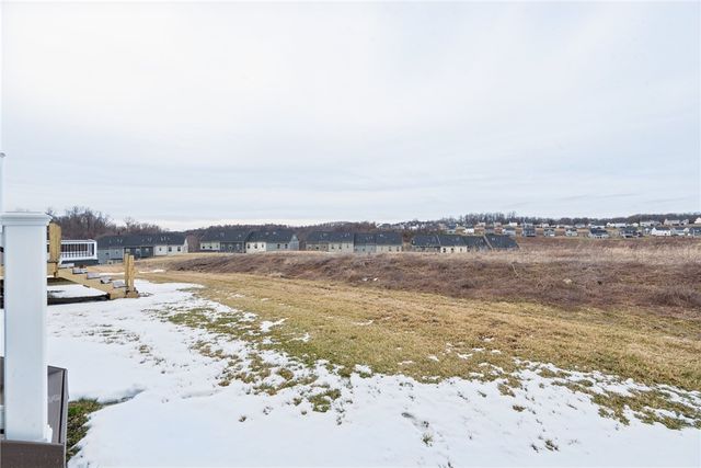 2002 Callaway Dr, Jeannette, PA 15644