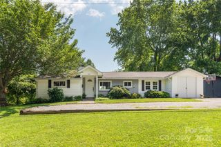 540 Oak Grove Road, Flat Rock, NC 28731