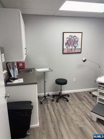 466 Old Hook Road 12, Emerson, NJ 07630