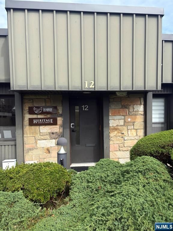 466 Old Hook Road 12, Emerson, NJ 07630
