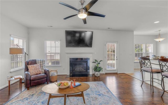 5584 Memorial DR, Virginia Beach, VA 23455