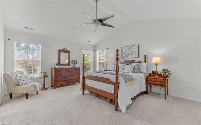 5584 Memorial DR, Virginia Beach, VA 23455