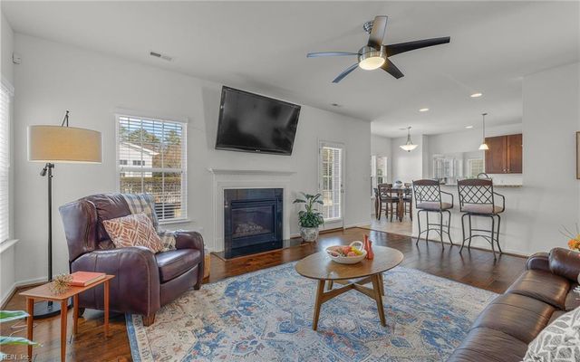 5584 Memorial DR, Virginia Beach, VA 23455