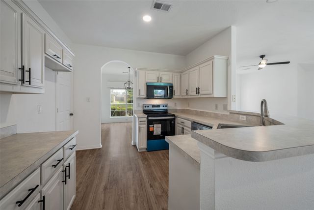 2704 Pennington Drive, Sachse, TX 75048
