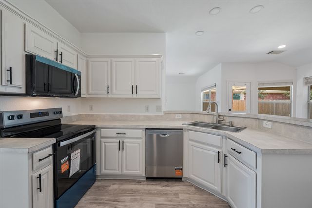 2704 Pennington Drive, Sachse, TX 75048