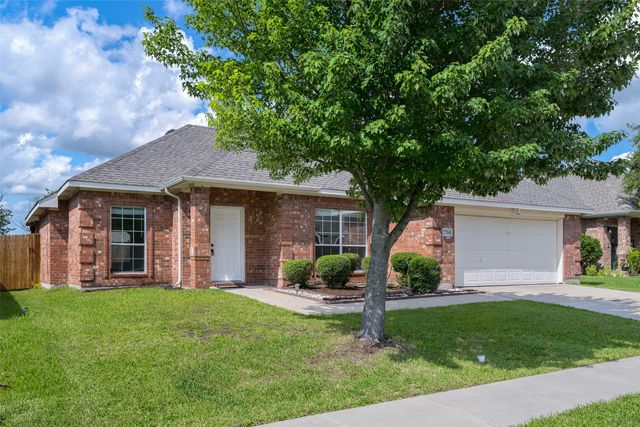 2704 Pennington Drive, Sachse, TX 75048