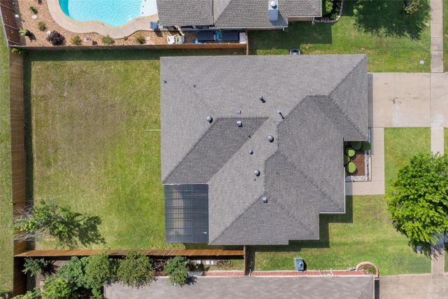 2704 Pennington Drive, Sachse, TX 75048