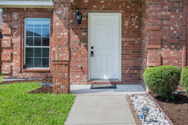 2704 Pennington Drive, Sachse, TX 75048