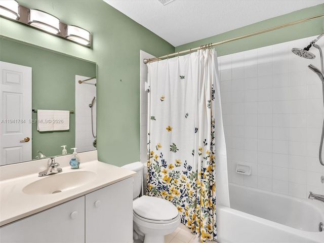 12573 NW 56th Dr, Coral Springs, FL 33076