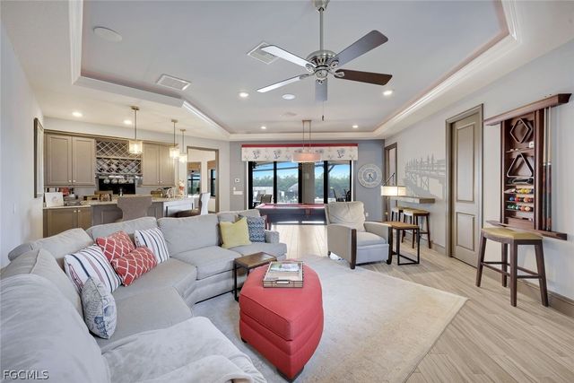 5703 Yardarm CT, Cape Coral, FL 33914