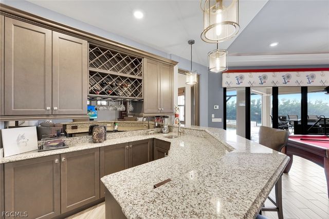 5703 Yardarm CT, Cape Coral, FL 33914