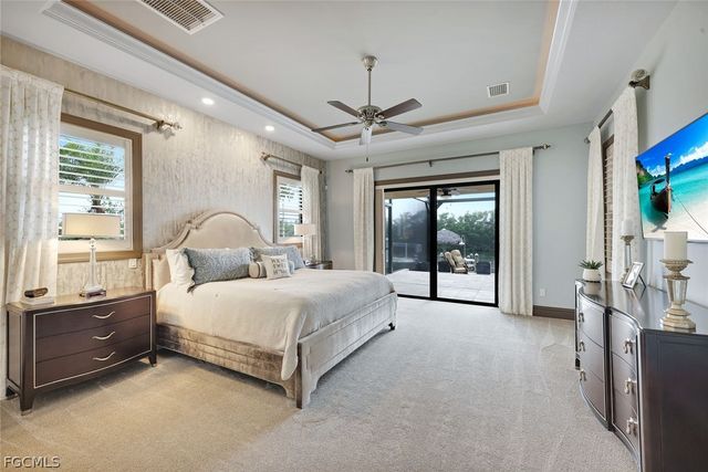 5703 Yardarm CT, Cape Coral, FL 33914