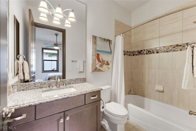 5703 Yardarm CT, Cape Coral, FL 33914