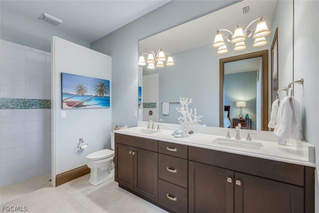 5703 Yardarm CT, Cape Coral, FL 33914