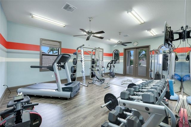 5703 Yardarm CT, Cape Coral, FL 33914