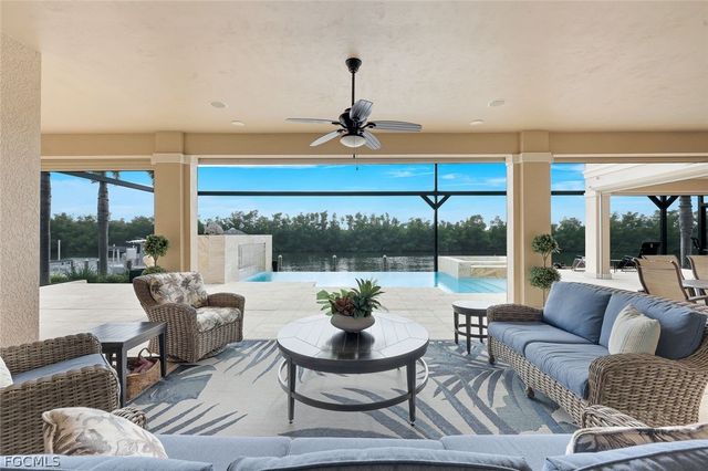 5703 Yardarm CT, Cape Coral, FL 33914