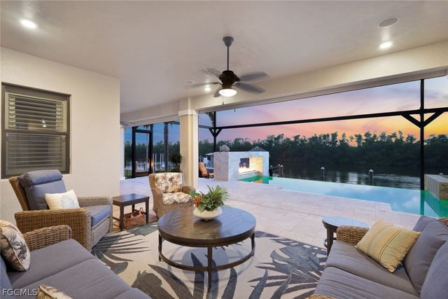 5703 Yardarm CT, Cape Coral, FL 33914