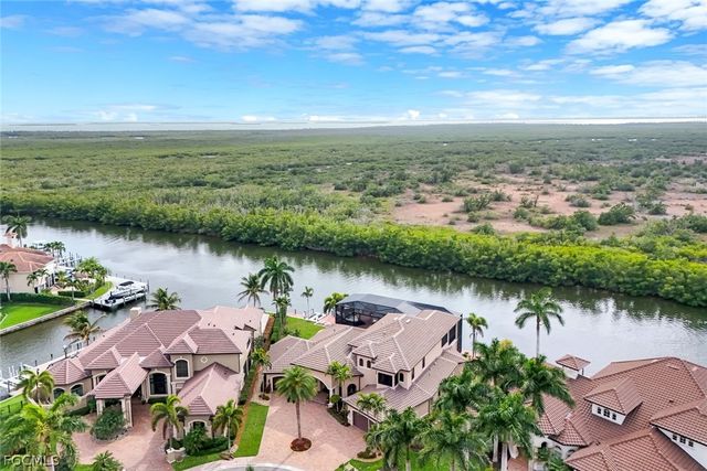 5703 Yardarm CT, Cape Coral, FL 33914