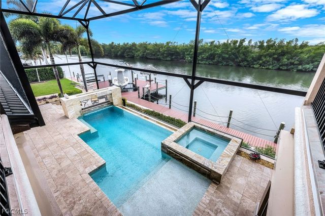 5703 Yardarm CT, Cape Coral, FL 33914