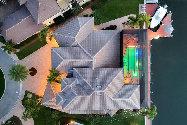 5703 Yardarm CT, Cape Coral, FL 33914