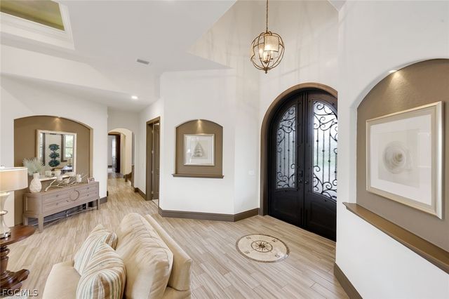 5703 Yardarm CT, Cape Coral, FL 33914