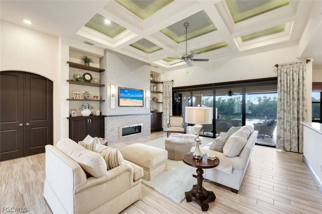 5703 Yardarm CT, Cape Coral, FL 33914