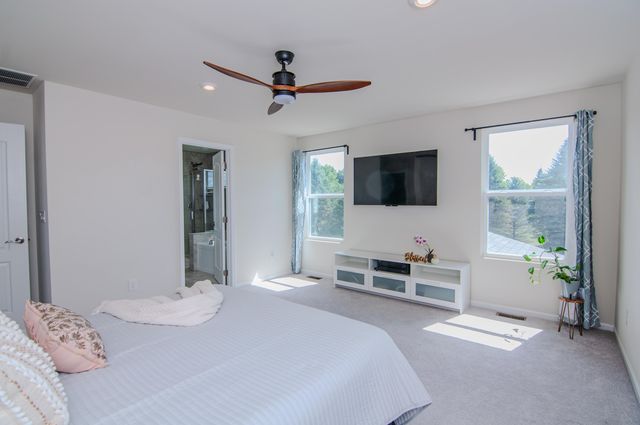2574 Meadow Hills Drive, Pittsfield Charter Twp, MI 48108