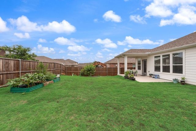 8732 Heliotrope Lane, Fort Worth, TX 76131