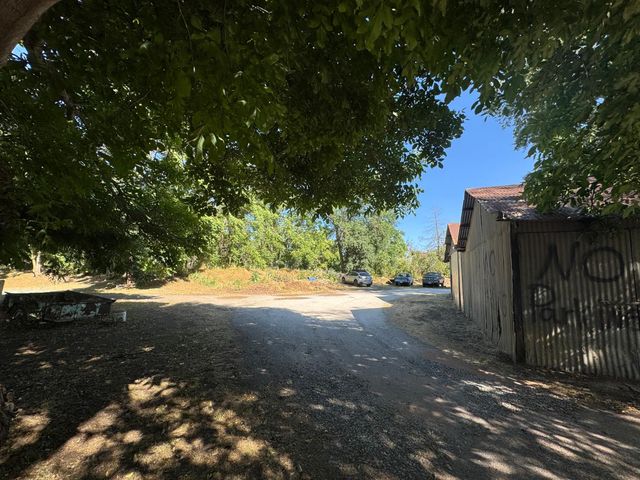 318 Preston Ave, Ione, CA 95640