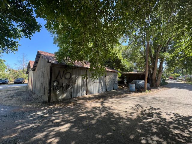 318 Preston Ave, Ione, CA 95640