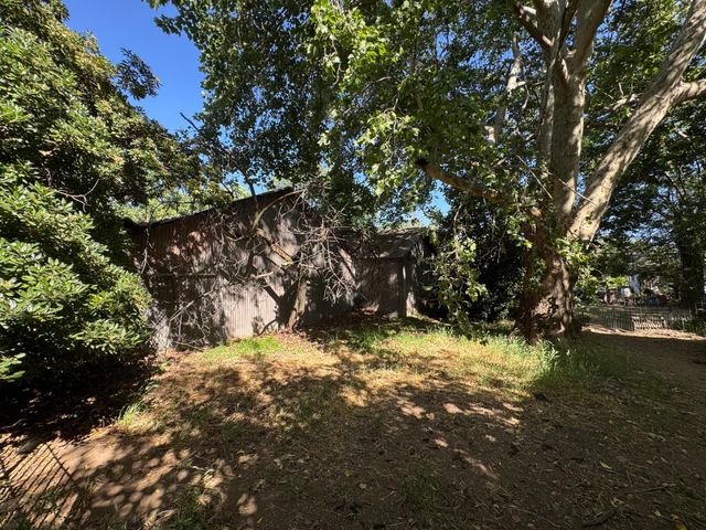 318 Preston Ave, Ione, CA 95640