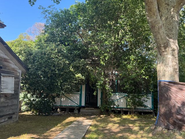 318 Preston Ave, Ione, CA 95640