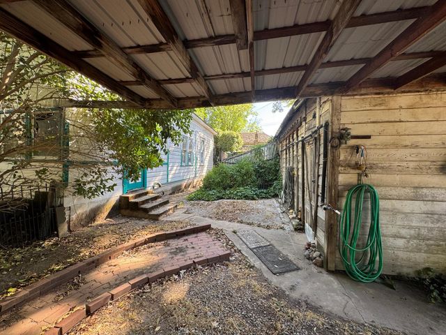 318 Preston Ave, Ione, CA 95640