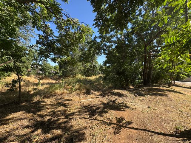 318 Preston Ave, Ione, CA 95640