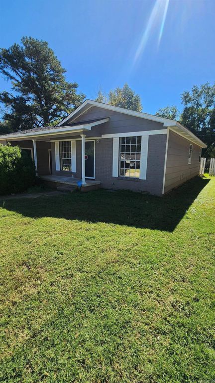 1009 Ferrell Dr, Jacksonville, AR 72076