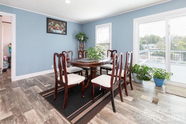 84 Hazelwood Road, Asheville, NC 28806