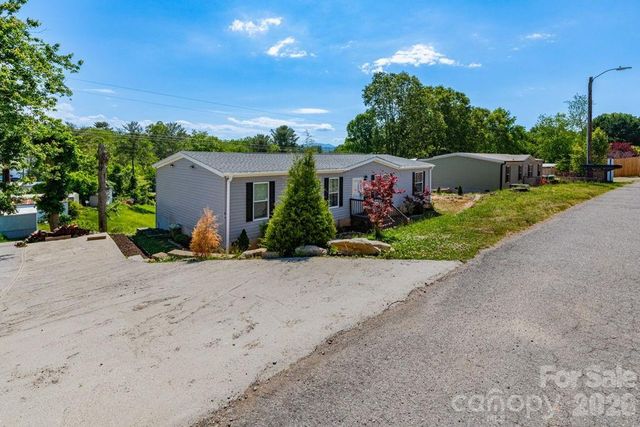 84 Hazelwood Road, Asheville, NC 28806