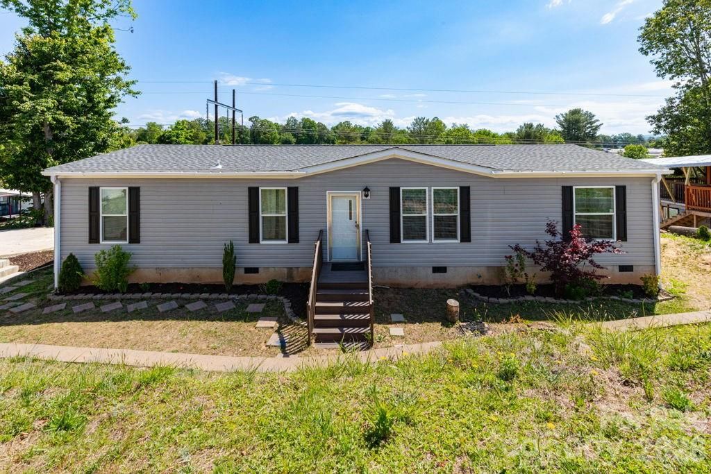 84 Hazelwood Road, Asheville, NC 28806