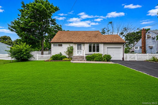 236 36th Street, Lindenhurst, NY 11757