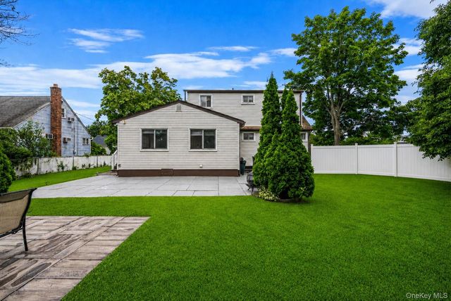 236 36th Street, Lindenhurst, NY 11757